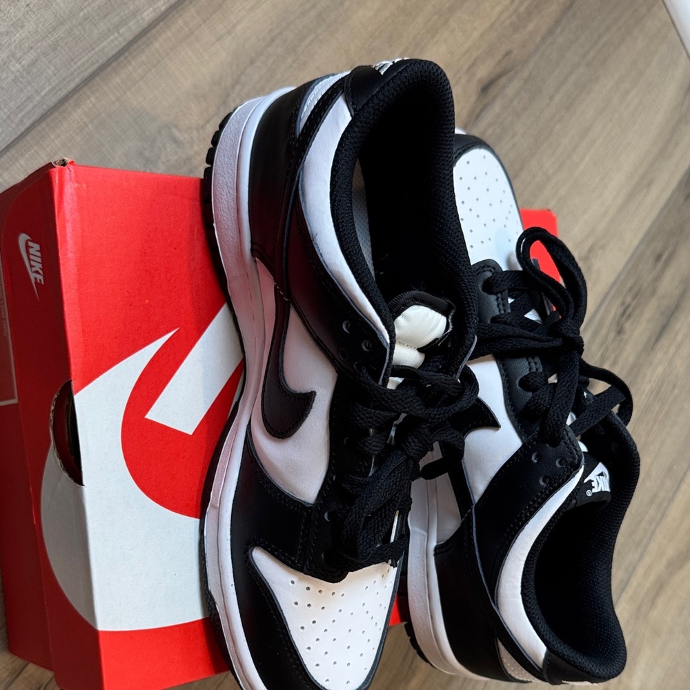 Nike Dunk Boys 7Y Black and White LIKE NEW - Picture 6 of 10